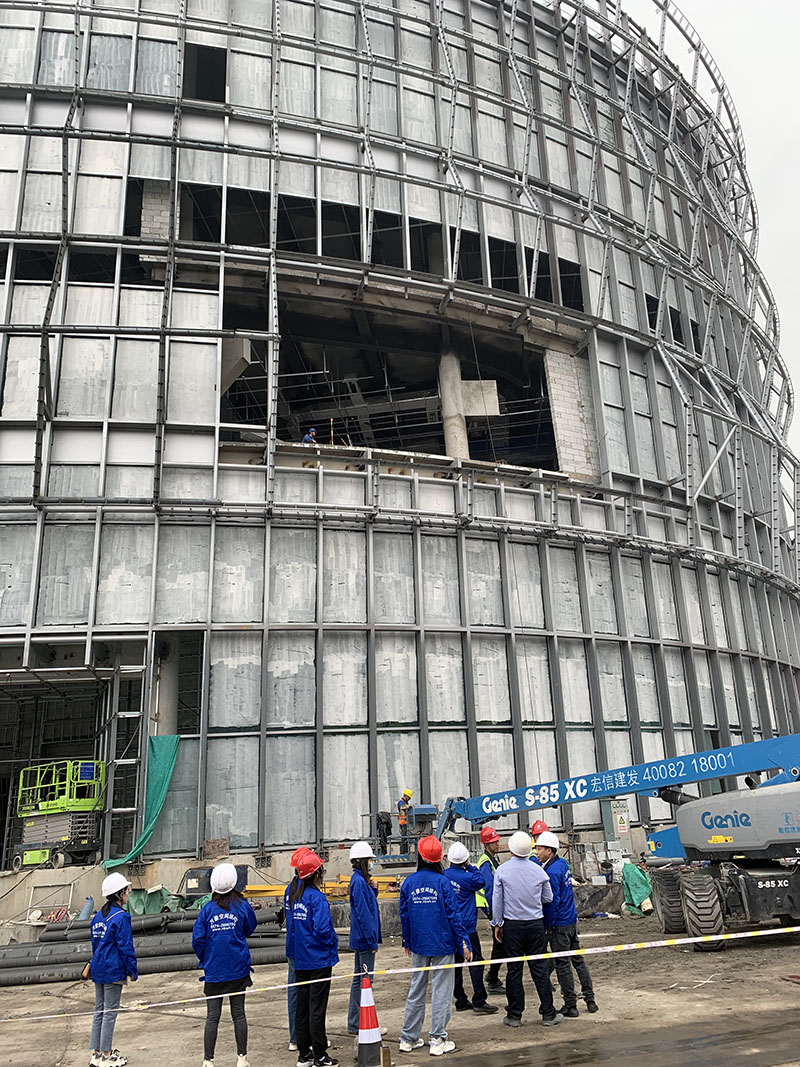 萬豪空間結(jié)構(gòu)員工到紹興國際會展中心PTFE外立面網(wǎng)格膜項(xiàng)目學(xué)習(xí)交流