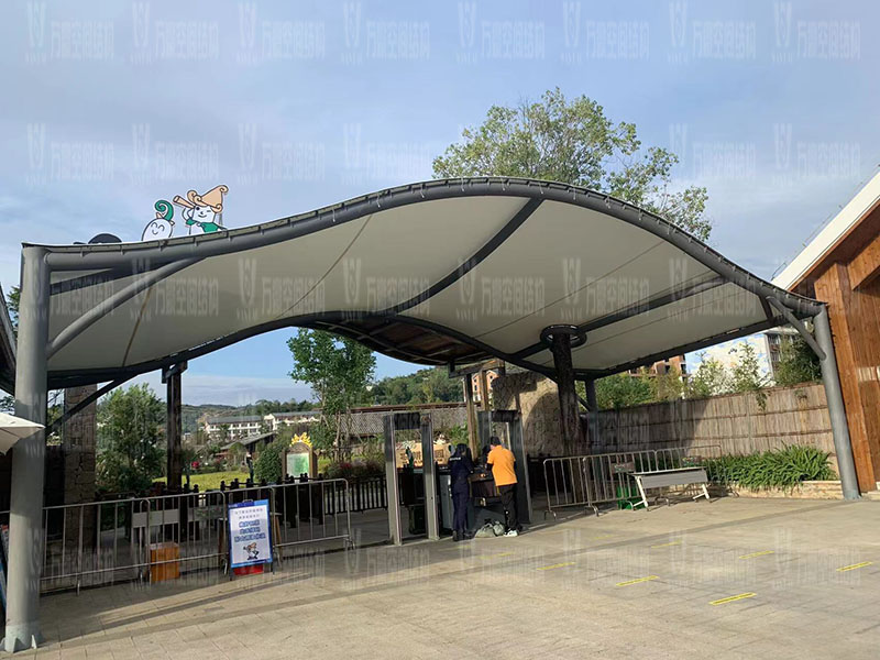 萬豪空間結構員工到臺州大板橋ETFE氣枕天幕項目、溫州鐵定溜溜樂園ETFE天幕及PTFE景觀傘膜結構工項目學習交流