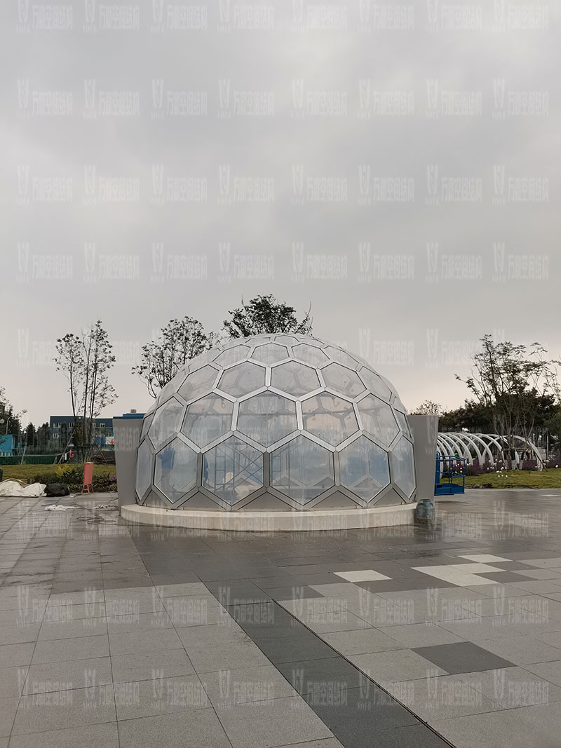 無線創智城市功能空間業態優化五星集市鋼膜結構工程完工