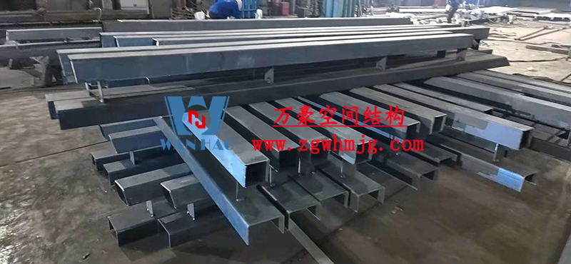 重慶龍興足球場ETFE屋面膜結構工程屋面鋼結構完成，膜結構安裝中