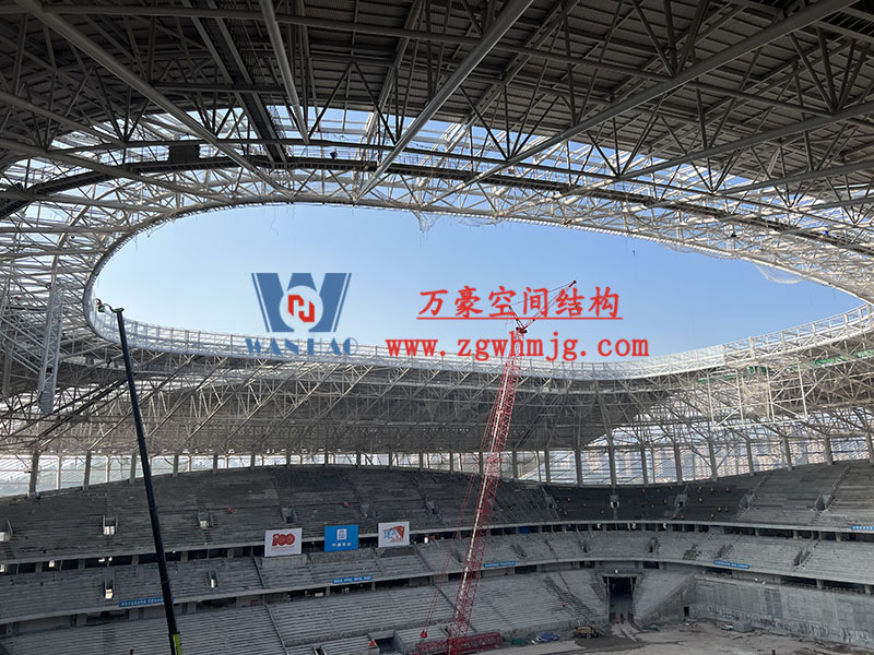 重慶龍興足球場ETFE屋面膜結構工程內(nèi)環(huán)鋼結構全部完成