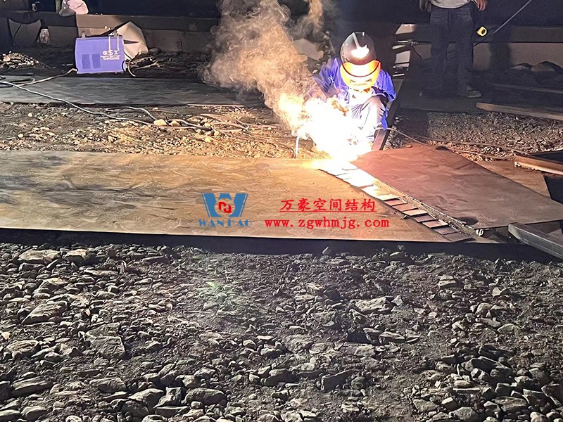 龍泉市體育場鋼膜結構工程開始施工