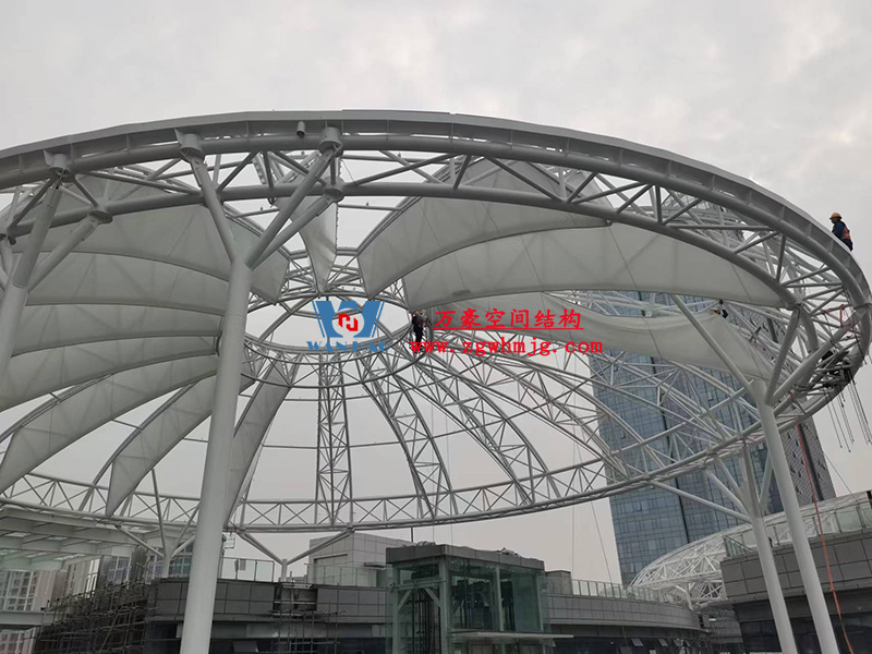 明宇廣場6號地塊商業（萬達廣場）改造項目鋼膜結構ETFE蓋頂天幕工程