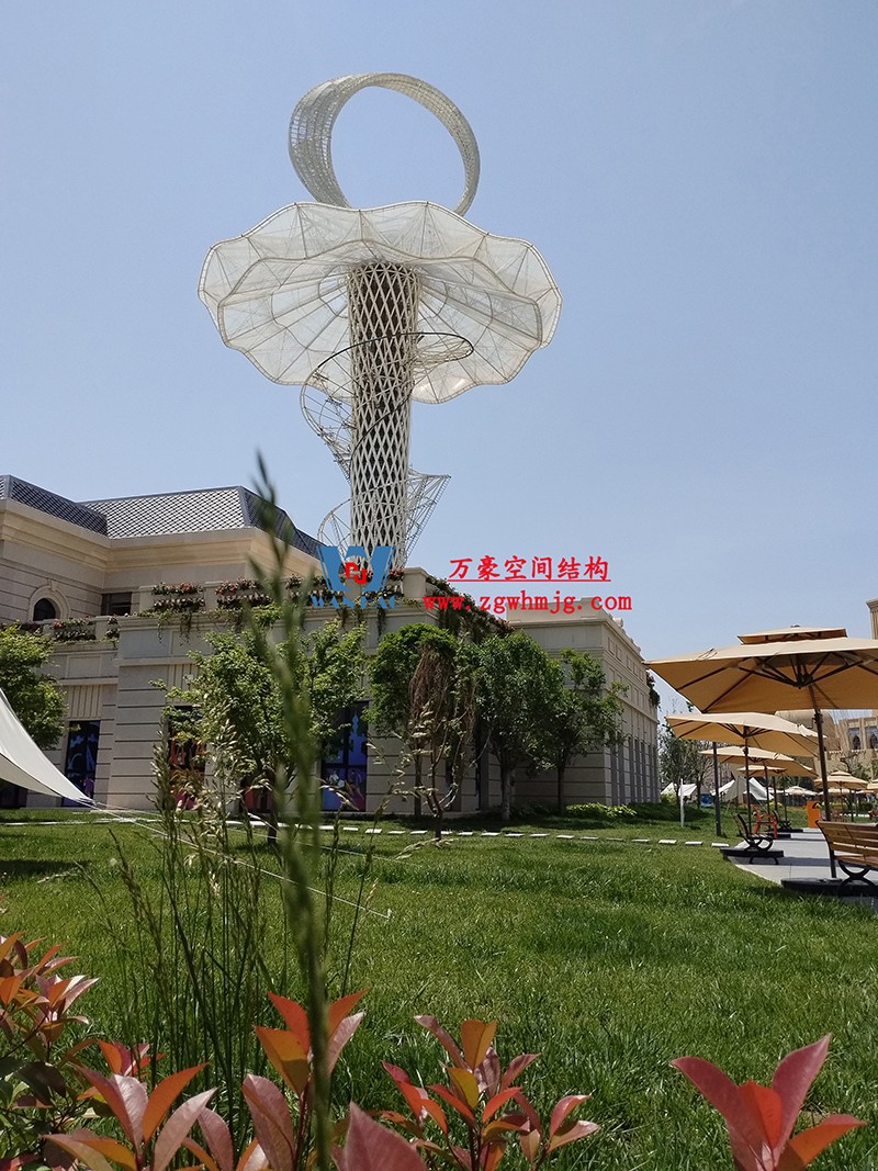 身姿輕盈，造型優美的膜結構建筑