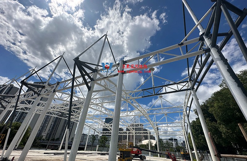 “邊角料”變“金角銀邊”|溫州惠民路西側綠地球場鋼膜結構工程最新施工進度