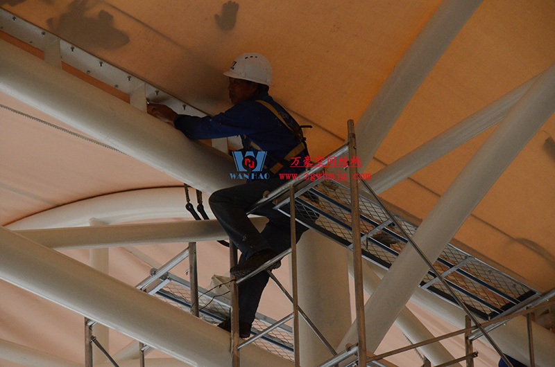 浙江真愛毯業(yè)科技有限公司廠房三屋面膜結構工程完工大吉！