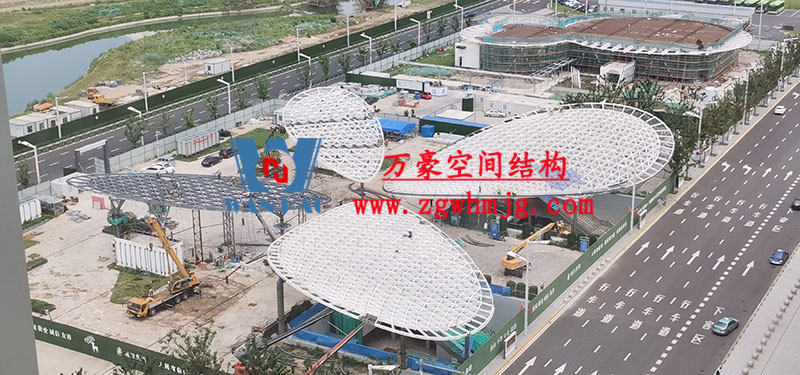 滬通鐵路張家港站前廣場蝴蝶造型空間鋼結(jié)構(gòu) 滬通鐵路張家港站前廣場蝴蝶造型空間鋼結(jié)構(gòu)