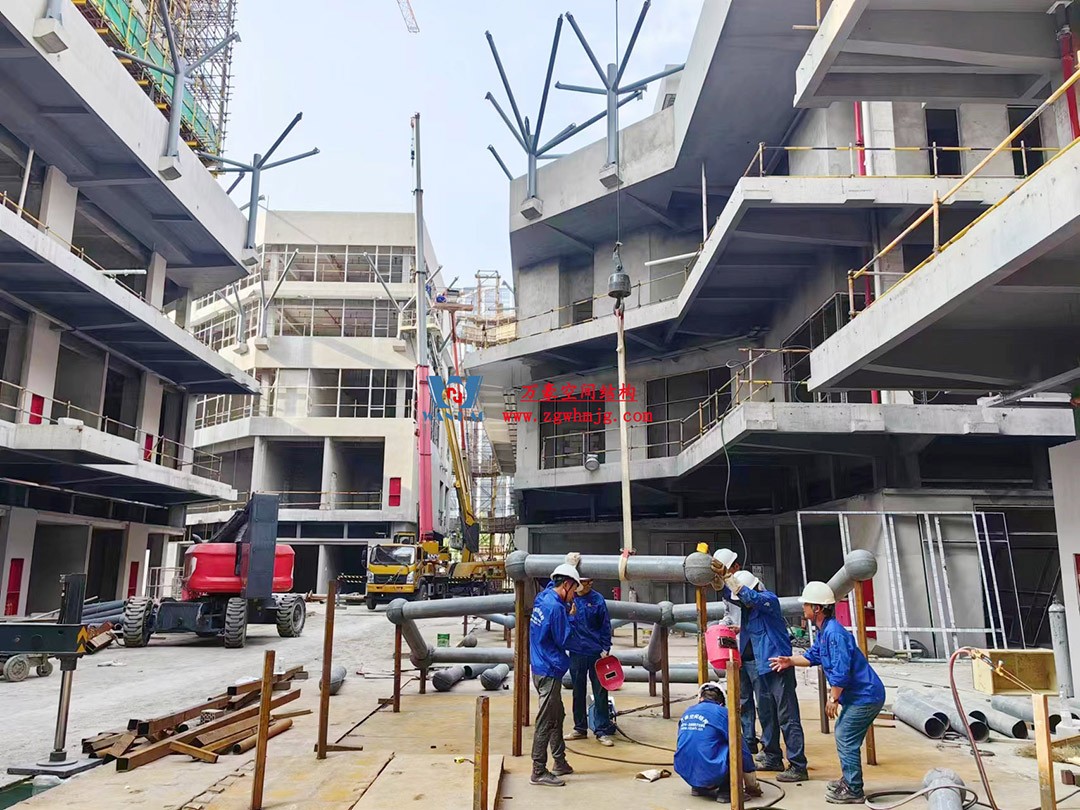 已完工，這個ETFE氣枕商業天幕閃亮登場！