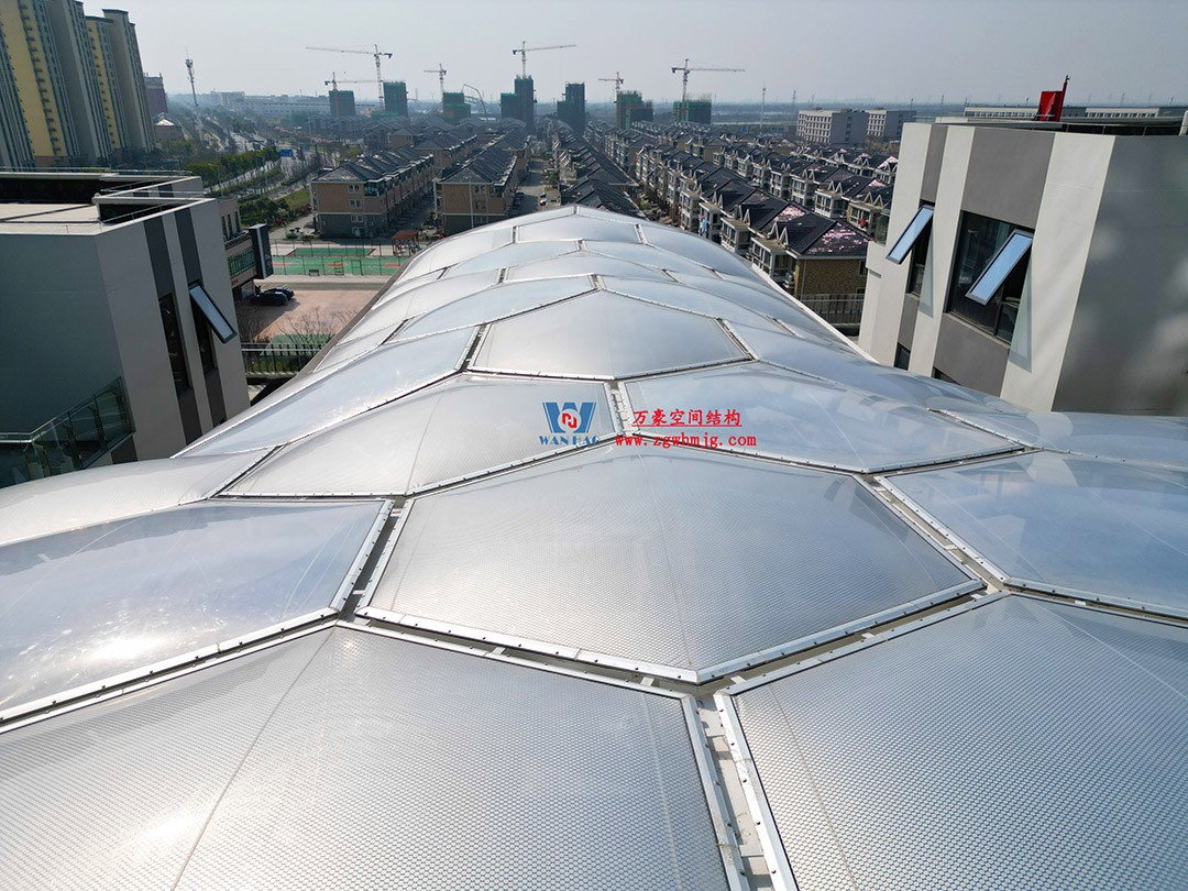 已完工，這個ETFE氣枕商業天幕閃亮登場！