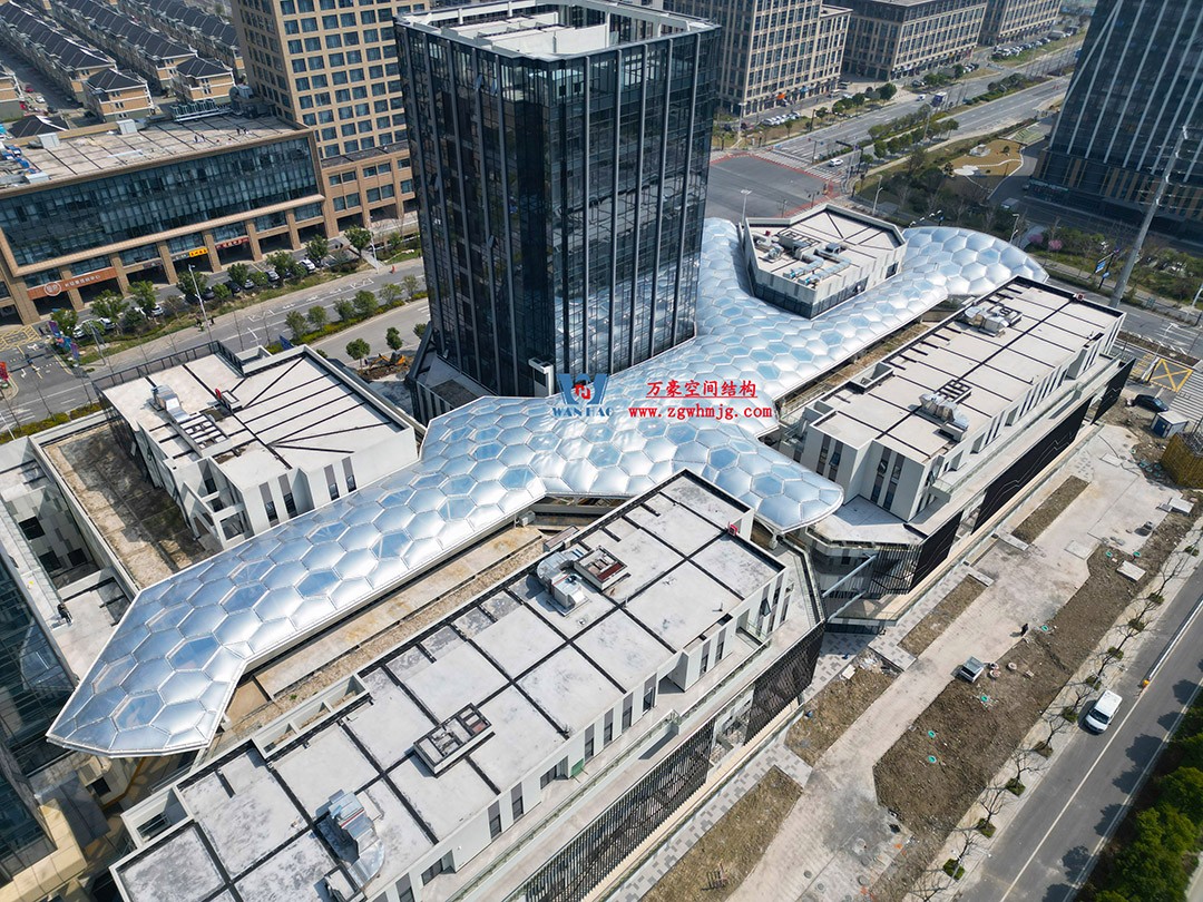 已完工，這個ETFE氣枕商業天幕閃亮登場！