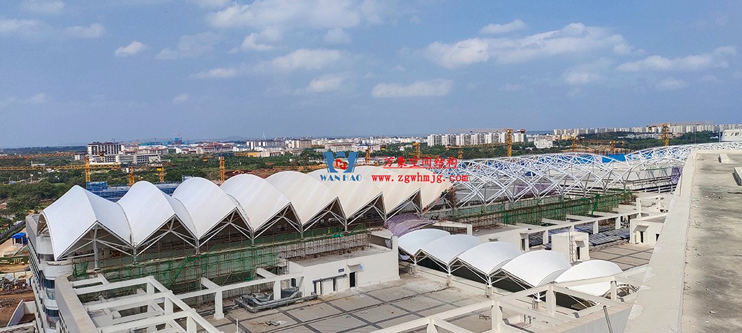施工加速，這個PTFE膜結(jié)構(gòu)天幕即將完工！