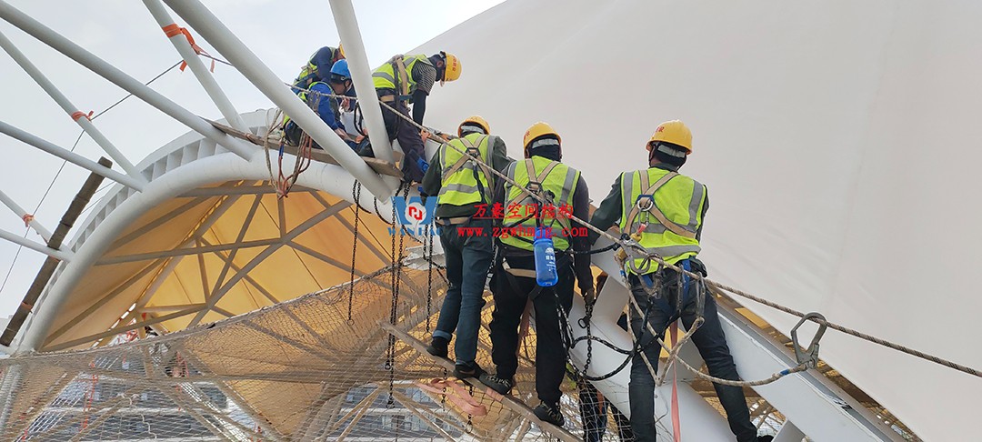 施工加速，這個PTFE膜結(jié)構(gòu)天幕即將完工！