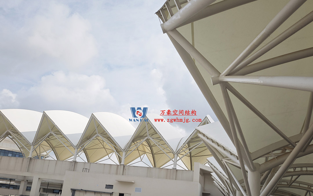 海南醫學院第一附屬醫院江東新院區連廊天幕順利完工