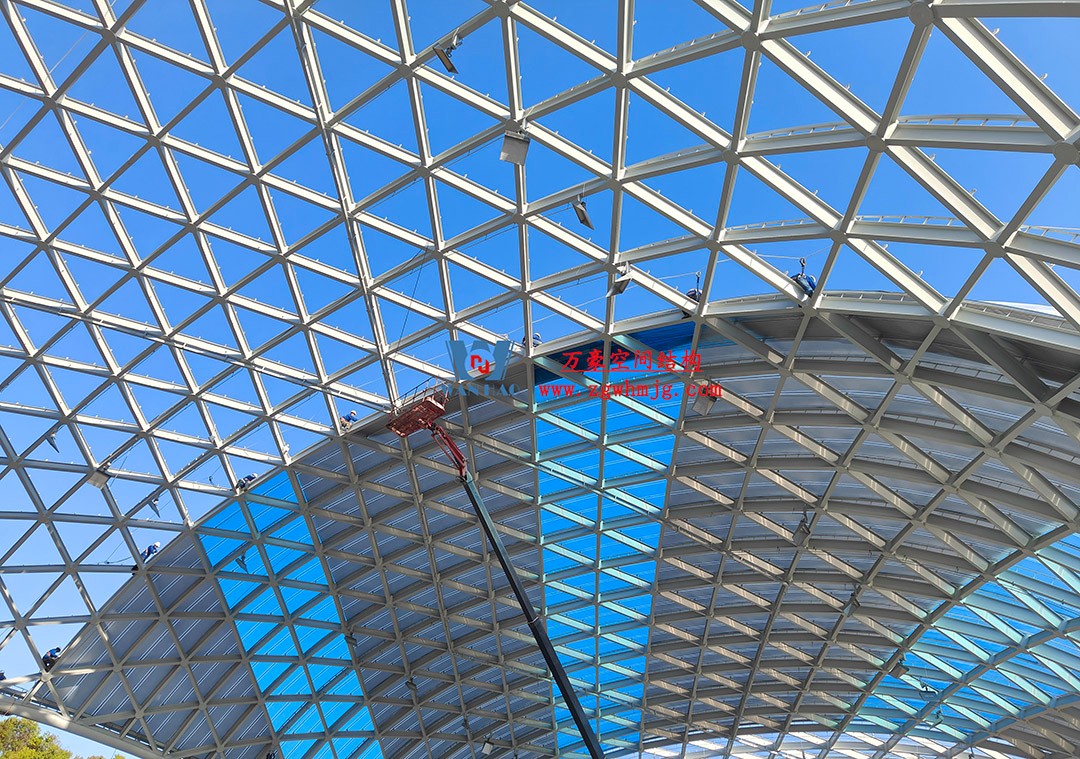 上海工程技術(shù)大學(xué)松江校區(qū)風(fēng)雨操場ETFE膜結(jié)構(gòu)項(xiàng)目