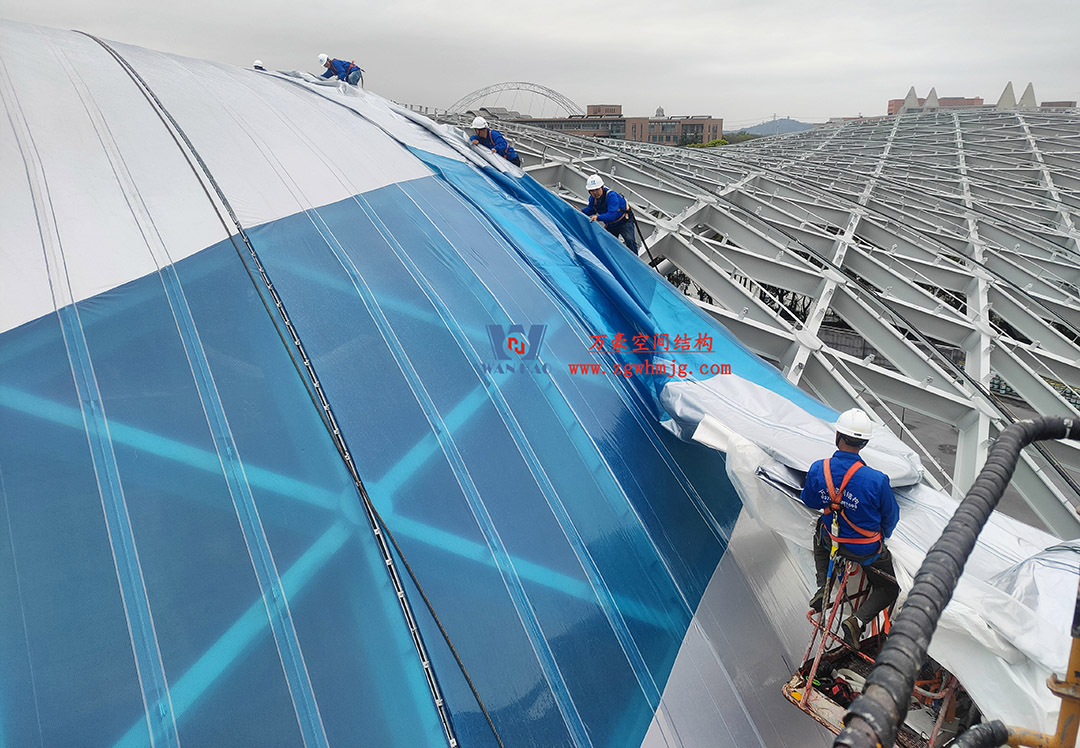 上海工程技術(shù)大學(xué)松江校區(qū)風(fēng)雨操場ETFE膜結(jié)構(gòu)項(xiàng)目