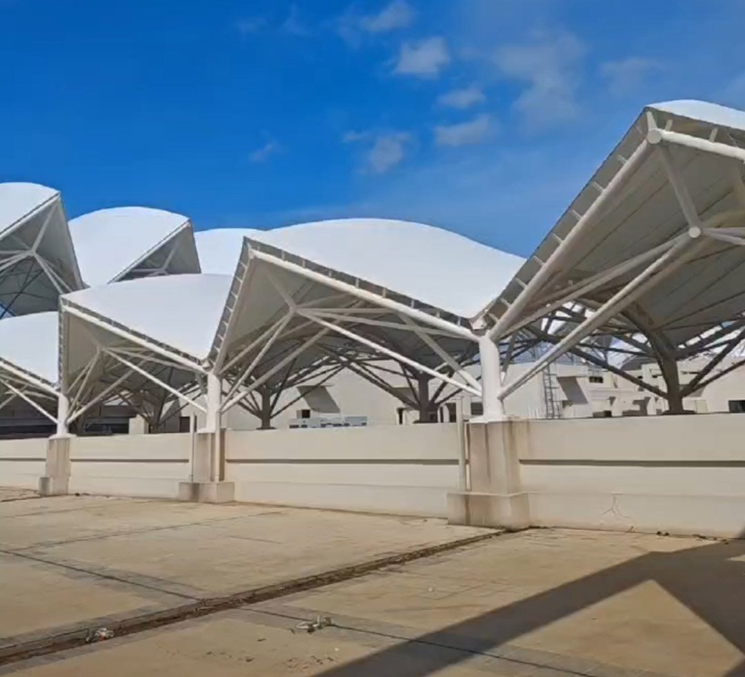 超強(qiáng)臺(tái)風(fēng)"摩羯"狂嘯登陸，這個(gè)膜結(jié)構(gòu)天幕經(jīng)受嚴(yán)峻考驗(yàn)！