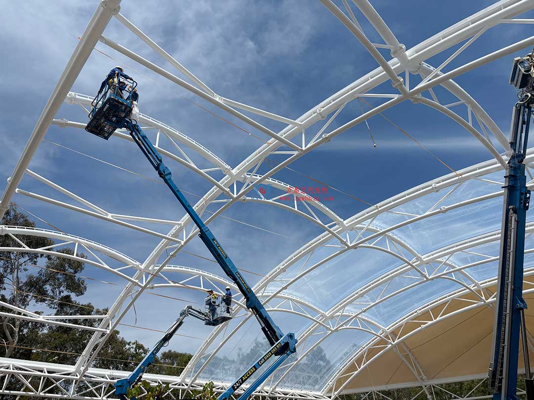 跨越山海的建筑新章!澳大利亞噴泉廣場天幕張拉正酣,雙膜科技賦能莊園建筑 跨越山海的建筑新章!澳大利亞噴泉廣場天幕張拉正酣,雙膜科技賦能莊園建筑