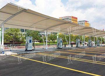 充電樁膜結構車棚有什么特點？為何如此受歡迎？
