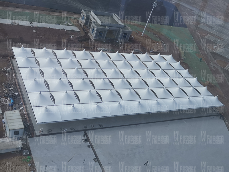 膜結(jié)構(gòu)與傳統(tǒng)結(jié)構(gòu)對比優(yōu)勢在哪？膜結(jié)構(gòu)建筑有哪些優(yōu)點(diǎn)？