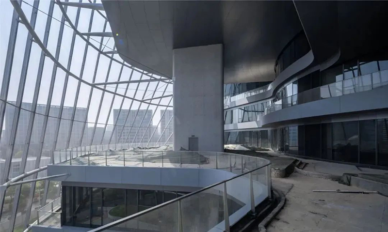 一座有骨骼、有皮膚的建筑