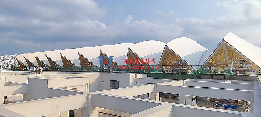 施工加速，這個PTFE膜結(jié)構(gòu)天幕即將完工！